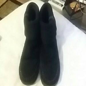 Black Minnetonka mocs